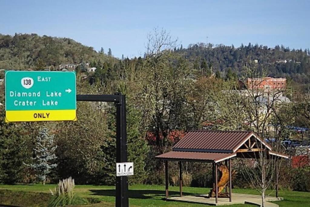 Hotel Historical John Rast House Circa 1875 Roseburg Zewnętrze zdjęcie